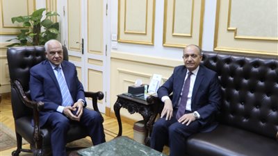 محافظ الجيزة يستقبل سفير الأردن بمصر