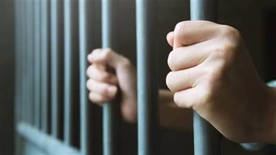 حبس صيدلي 4 أيام بتهمة النصب على المواطنين بسوهاج