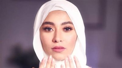 عايزة أبعد عن مغريات الدنيا.. زيزي عادل تعلن اعتزال الغناء نهائيًا | فيديو 