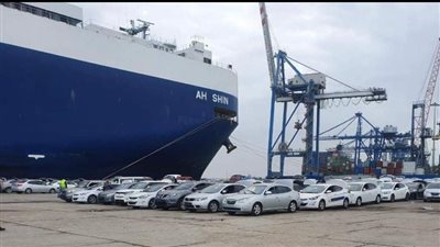 شحن 4600 طن صودا ك أو ية وتفريغ 1146 سيارة وتداول 26 سفينة بموانئ بورسعيد