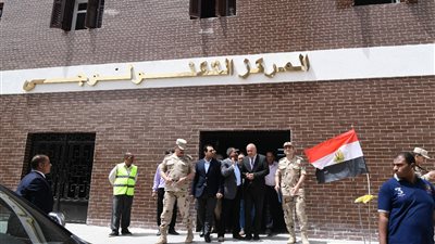 محافظ قنا: انتهاء التشطيبات بمجمعي الخدمات الحكومية والزراعية بقرية أبوشوشة نهاية الشهر 