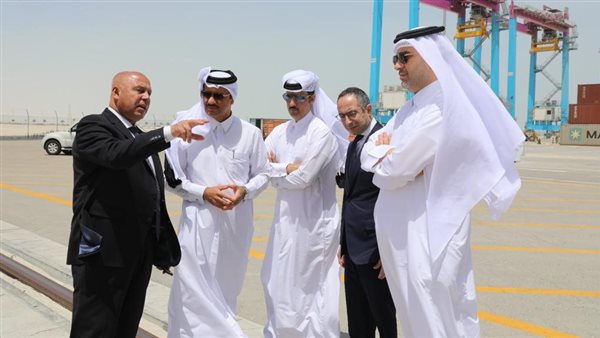 وزير النقل يزور ميناء