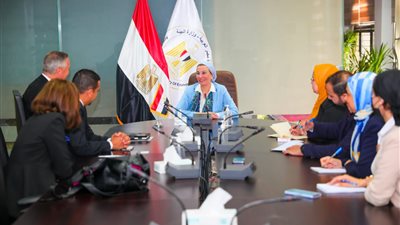 وزيرة البيئة: توفير حزمة من الحوافز للتحول الأخضر في 4 مجالات منها النقل الكهربائي 