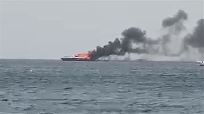 حريق بمركب سياحي في الغردقة.. وإنقاذ 10 مصابين من الغرق
