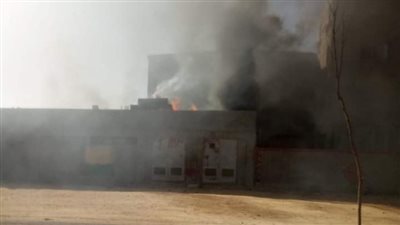 حريق في مصنع كرتون بالسادات.. والحماية المدنية تدفع بسيارات إطفاء للسيطرة عليه