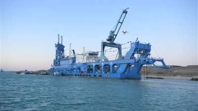 رئيس هيئة قناة السويس يتابع مستجدات مشروع تطوير القطاع الجنوبي 