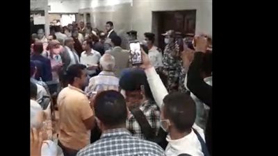 بعد حبس حسن راتب وعلاء حسانين.. بكاء وانهيار أهالي المتهمين في قضية الآثار الكبرى