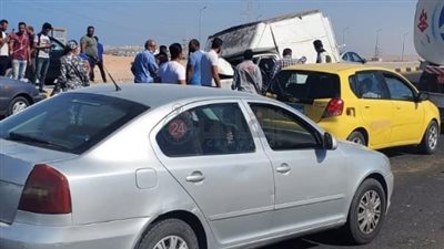 إصابة شخصين في انقلاب سيارة ربع نقل بالغردقة |صور