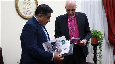 تفاصيل زيارة وزير الدولة للحكومة البريطانية إلى الكنيسة الأسقفية