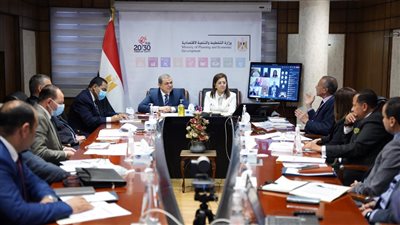 طرح نموذج موحد لتسجيل طلب استثناءات المنشآت الاقتصادية من الحد الأدنى للأجور الأسبوع المقبل