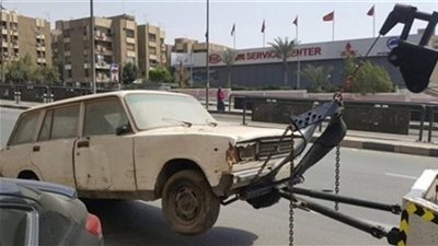 رفع 66 سيارة ودراجة نارية متروكة ومتهالكة من شوارع القاهرة