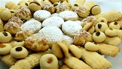 بث مباشر | تبدأ من 60 جنيها.. توافد الأهالي بـ فيصل على شراء كعك وبسكويت العيد