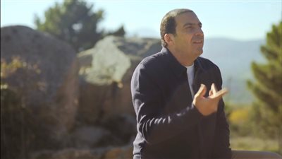 عمرو خالد: ليس شرطًا أن تكون داعية أو شيخًا حتى تعمل لدى ربنا