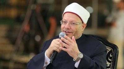 المفتي: كون العمرة في رمضان تعدل حَجَّةً مع النبيِّ لا يعني سقوط فرض الحج 