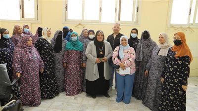 القوى العاملة: تدريب 200 سيدة على التفصيل والحياكة والطباعة والمشغولات الخشبية بالقاهرة
