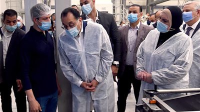 رئيس الوزراء يزور مصانع العاشر من رمضان