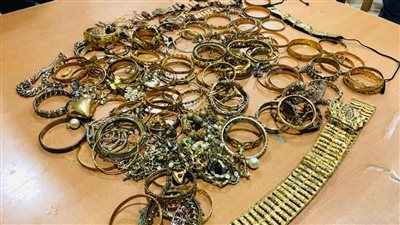 جمارك ميناء الغردقة تضبط محاولة تهريب مشغولات ذهبية وفضية