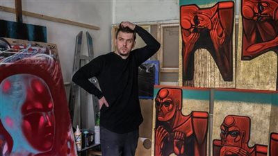 الفن والحرب.. فنانو أوكرانيا يوثقون آثار الغزو الروسي على لوحاتهم 