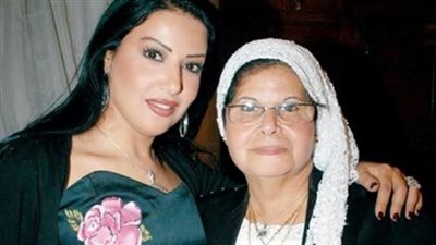 بدء مراسم تشييع جثمان والدة الفنانة سمية الخشاب من الإسكندرية 