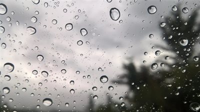 الأرصاد تكشف سبب سقوط أمطار اليوم رغم ارتفاع درجات الحرارة