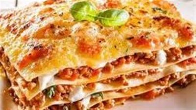 إفطار اليوم.. لازانيا باللحمة المفرومة وجلاش بالجبنة وسلطة كول سلو