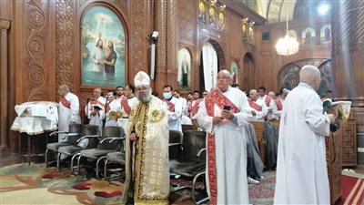 وسط حراسة أمنية مشددة.. كنائس الفيوم تحتفل بعيد القيامة المجيد | صور