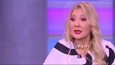 نادية الجندي: قررت الاعتزال بسبب منع فيلم عرض خمسة باب.. ولم أتوقع نجاح الخادمة