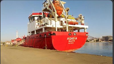 شحن 3050 طن صودا ك أو ية وتداول 25 سفينة بموانئ بورسعيد