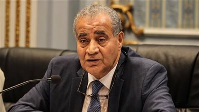 التموين: الحبس والغرامة عقوبة تداول سلع غذائية مجهولة المصدر في الأسواق | بث مباشر