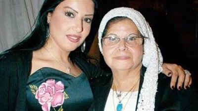 نجوم الفن ينعون والدة سمية الخشاب بكلمات مؤثرة