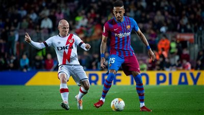 تشافي يعلن قائمة برشلونة لمواجهة سيلتا فيجو في الدوري الإسباني