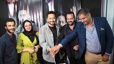  حمادة هلال يحتفل بنجاح الجزء الثاني من مسلسل المداح بعد تصدره التريند|صور