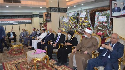 محافظ القليوبية يقدم التهاني للأقباط بمناسبة عيد القيامة المجيد