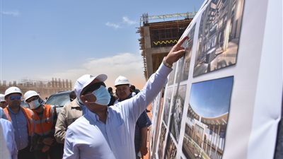 وزير النقل: الانتهاء من مشروع القطار الكهربائي السريع في موعده