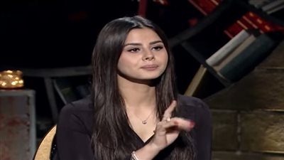 منة عرفة: أنا مكنتش بقدم أدوار جريئة ولما اتجوزت بقيت محترمة