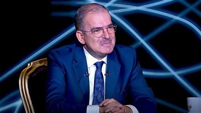 دعتني لسهرة في غرفتها.. طوني خليفة يكشف أزمته مع نضال الأحمدية