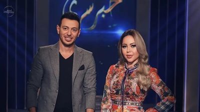 دلال عبد العزيز تركت علامة ولا أُقارن بـ عادل إمام.. أبرز تصريحات مصطفى شعبان بحبر سري