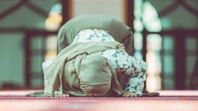 حكم صلاة العيد للنساء في المنازل   وعدد الركعات من السنة النبوية .. فيديو 