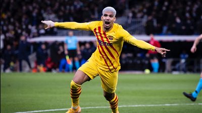 برشلونة يجدد عقد أرواخو حتى 2026