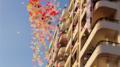 قبل دخول العيد.. ارتفاع سعر البلالين ومستلزمات الخطوبة وأعياد الميلاد