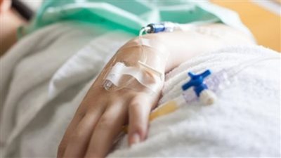 تفاصيل دهس 3 عاملات بالخطأ على يد طبيبة داخل مستشفى ببني سويف | بث مباشر