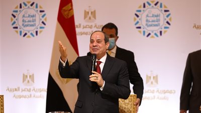 السيسي يكلف الحكومة بطرح رؤية متكاملة للنهوض بالبورصة المصرية