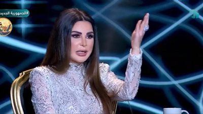 أجريت عمليتي تجميل وإليسا رفضت أن تسلم عليّ.. أبرز تصريحات نيللي مقدسي في العرافة