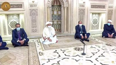 بعد مشاركة سلطانها الرئيس السيسي افتتاح مسجد الإمام الحسين.. ما هي طائفة البهرة؟