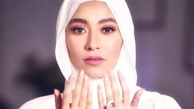  مدير أعمال زيزي عادل يحسم الجدل حول اعتزالها بسبب الحجاب