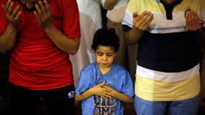 بعد قرار الأوقاف.. عالم أزهري يكشف مواصفات الطفل المُميِز المسموح له بصلاة العيد 