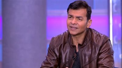 محمد محيي بعد بلوغه 52 عامًا دون زواج: برج الجوزاء موقف سوقي