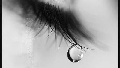 البحوث الإسلامية يجيب على سؤال سيدة ابتلعت دموعها.. هل يفسد الصوم؟