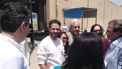 مع خالد يوسف وحمدين صباحي.. أول صورة لحسام مؤنس بعد الإفراج عنه 