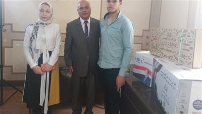 وكيل صحة الغربية يقدم هدايا الرئيس السيسي لأسر شهداء الجيش الأبيض |صور 